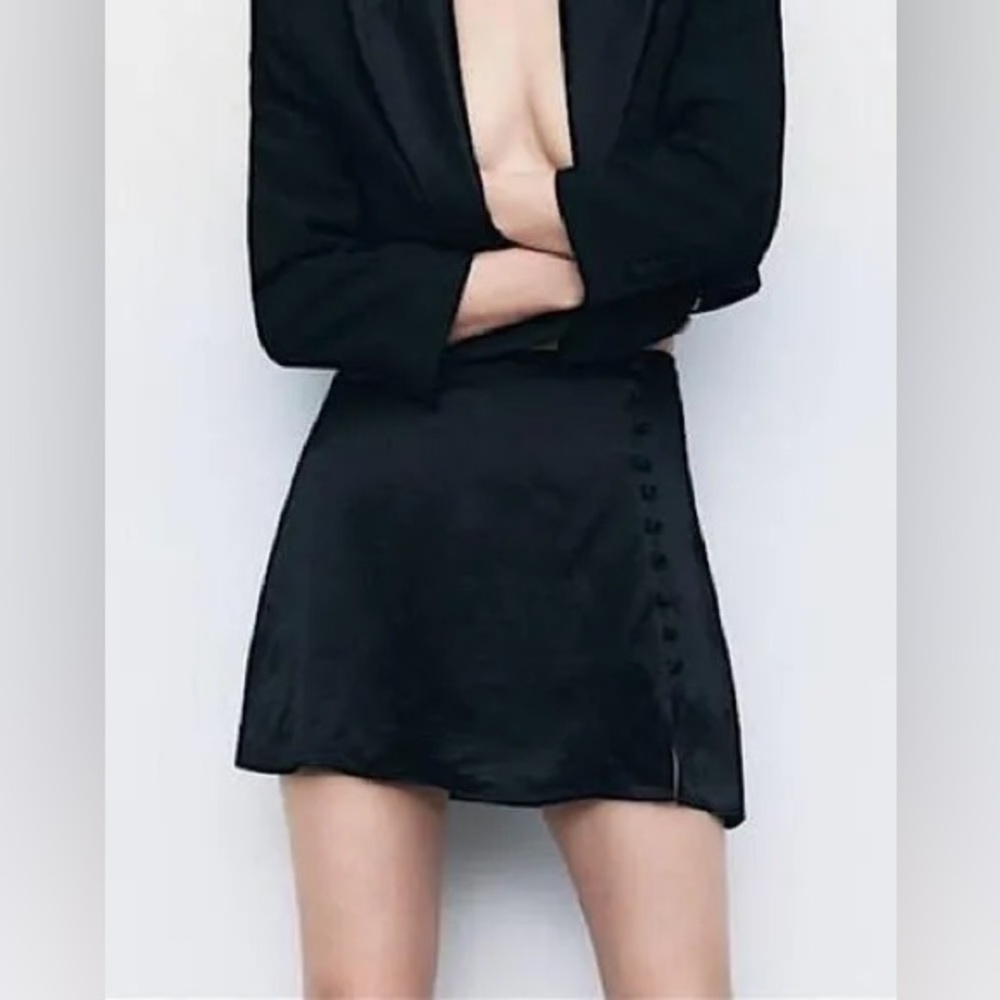 Zara NWT black satin size small mini skirt